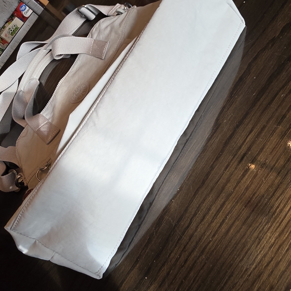 Kipling Women's Pahneiro Handbag in the color Light Cream With Monkey Charm - Picture 5 of 12